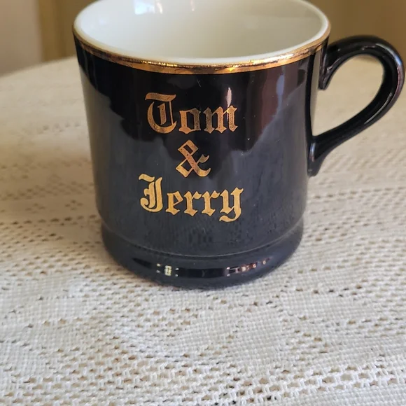 Hall Tom & Jerry Mug - Picture 6 of 6